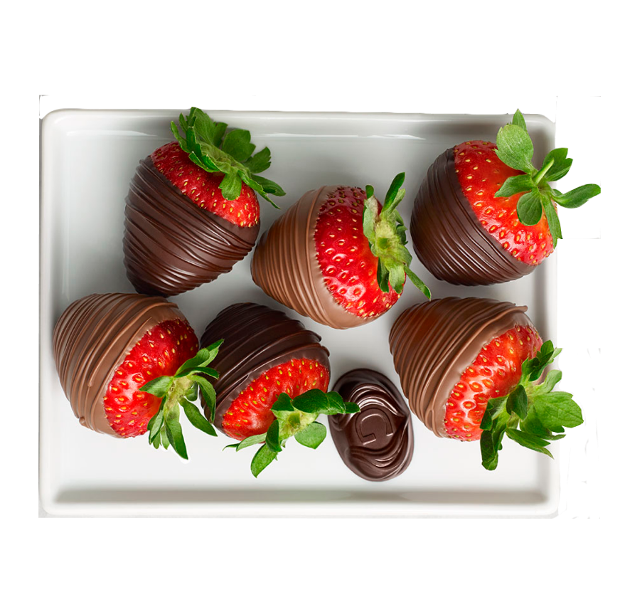 Um prato com morangos.